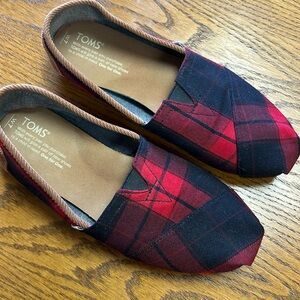 Buffalo Check TOMS, With Brown Corduroy, Size 7, Red and Black Plaid TOMS